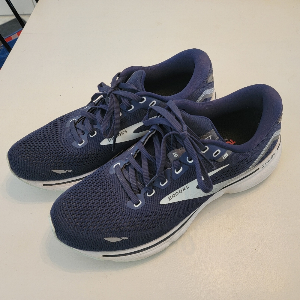 Brooks "Ghost" Running Shoes - Picture 2 of 11
